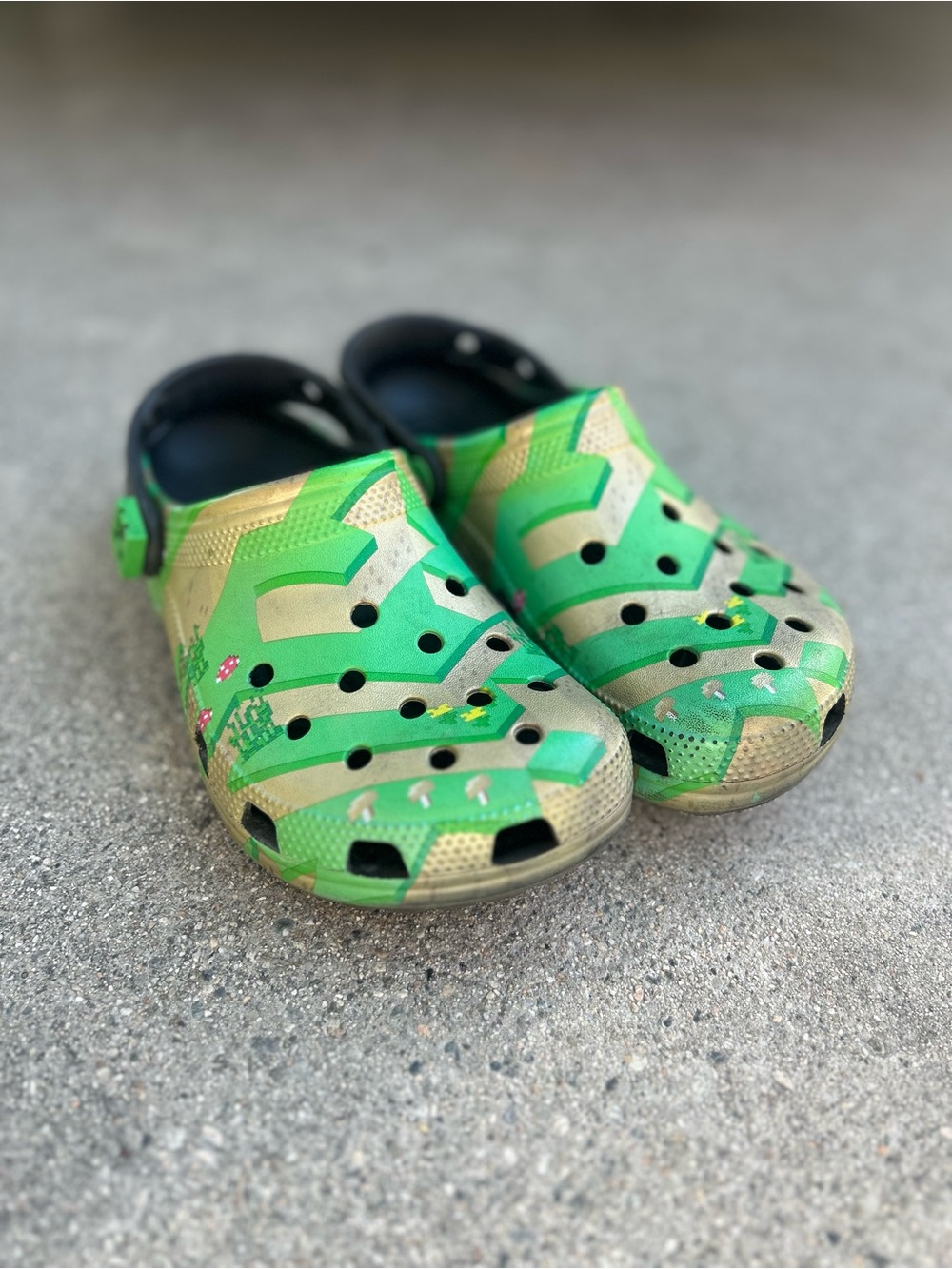 MINECRAFT CROCS Green Camo Slip-On Clogs size 5M/7W